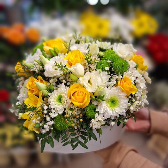 Flower box ve tvaru srdce se žlutou růží 