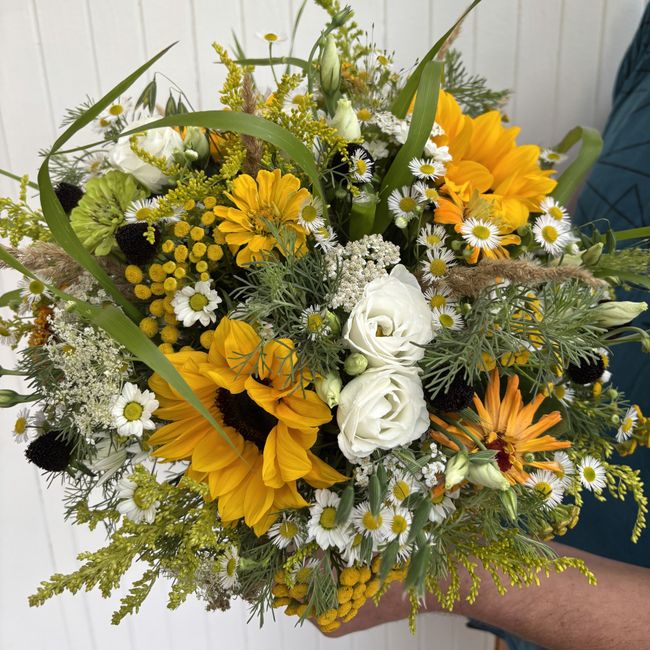 Flowerbox slunečnice s eustomou a lučním kvítím