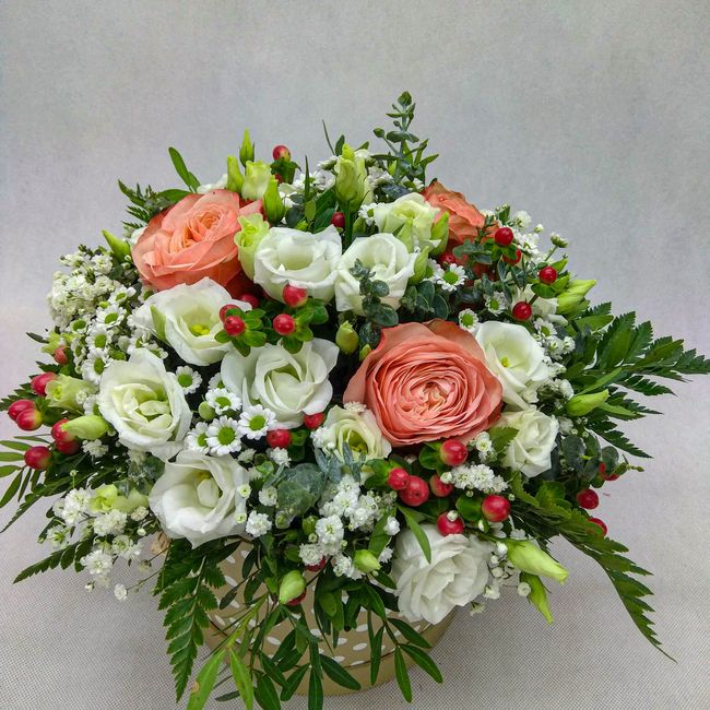  Flower box  s meruňkovou růží a bílou eustomou