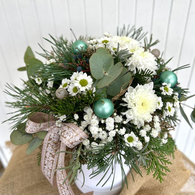 Zimní flowerbox s eucalyptem